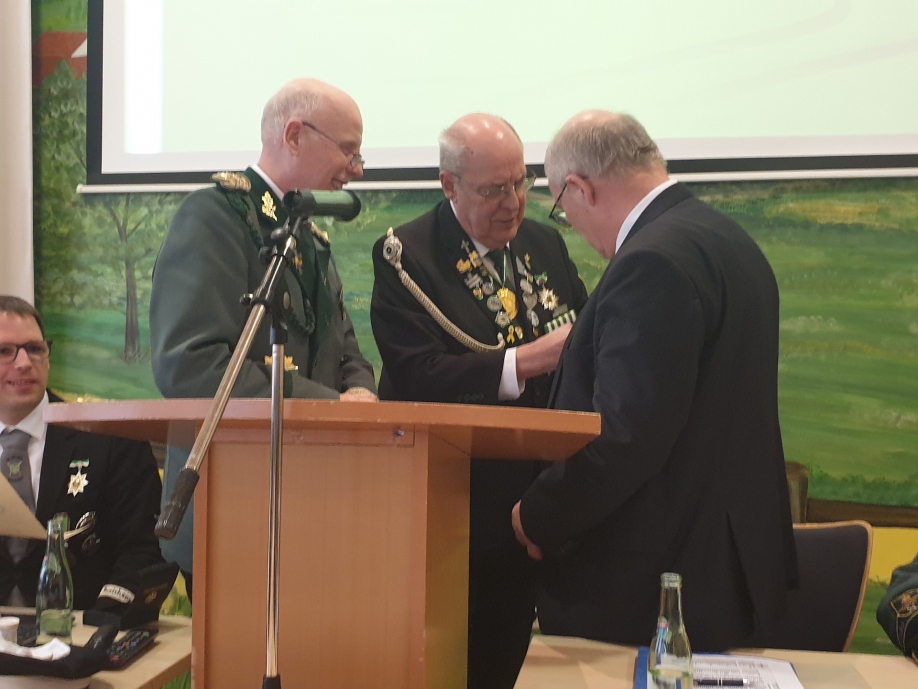 Goldener Stern für Georg Dressler