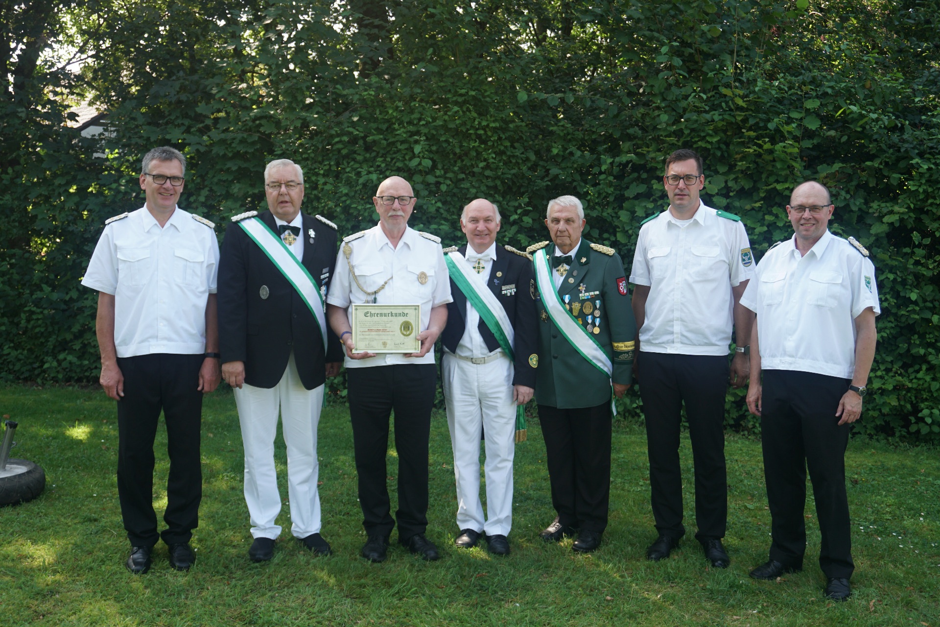 Ehrennadel für Ludger Segin