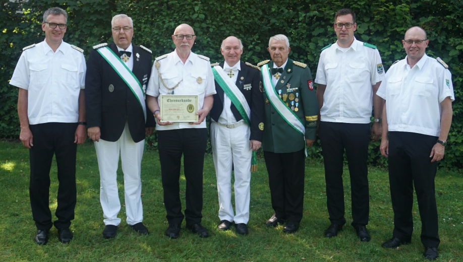 Goldene Ehrennadel des DV für Ludger Segin