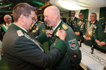 Ehrennadel für Walter Finke